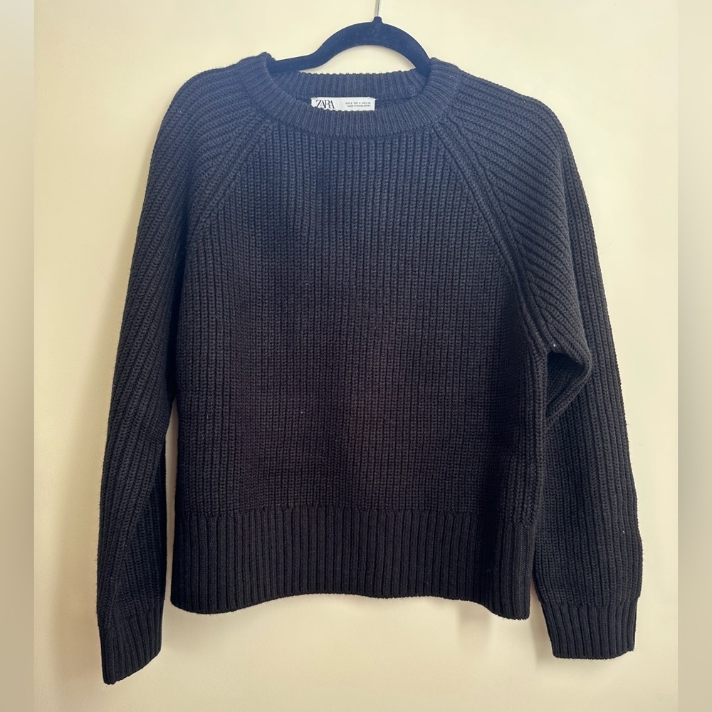 Classic thick black Zara knit sweater - size S